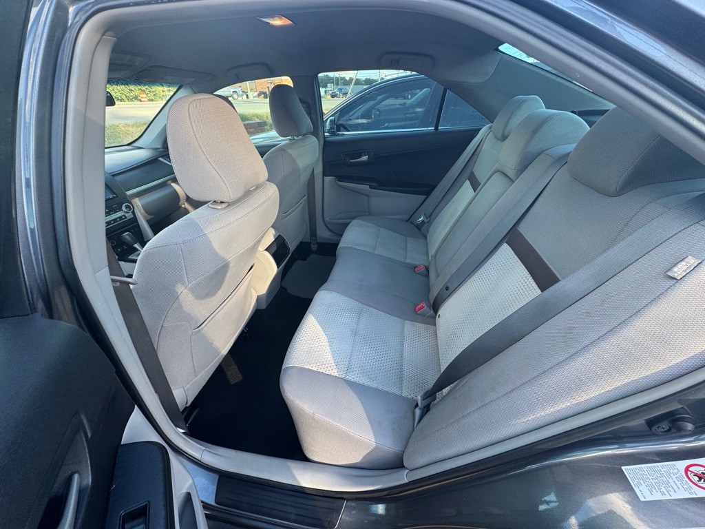 2013 Toyota Camry Image 16