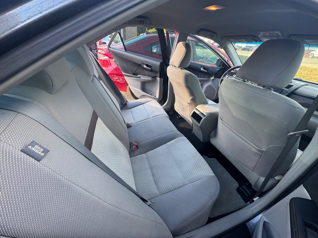 2013 Toyota Camry Image 17