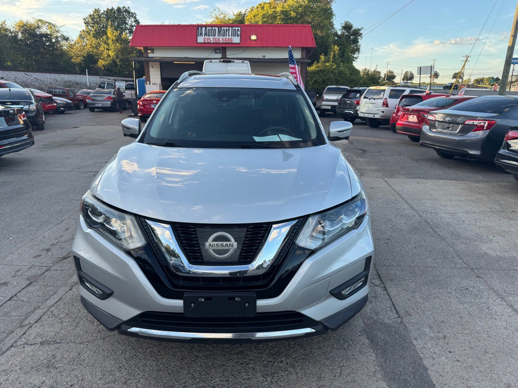 2017 Nissan Rogue Image 2