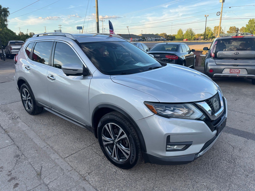 2017 Nissan Rogue Image 3