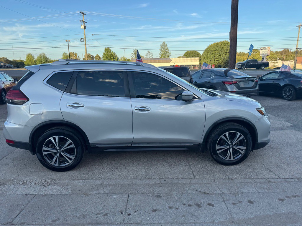 2017 Nissan Rogue Image 4