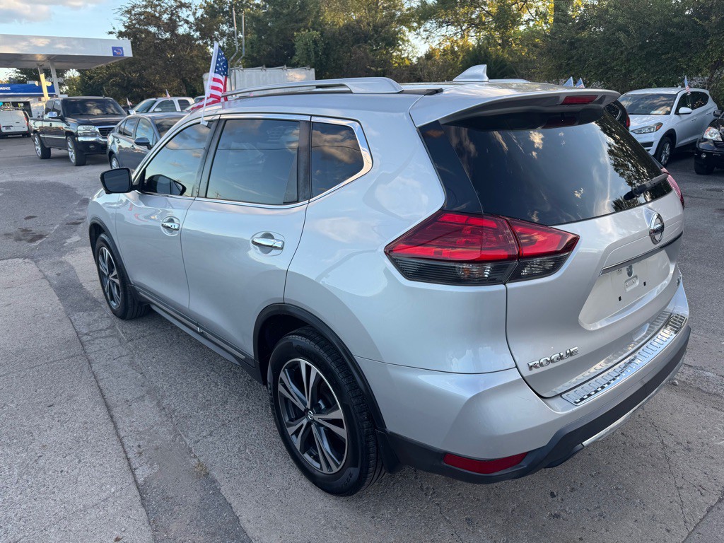2017 Nissan Rogue Image 8