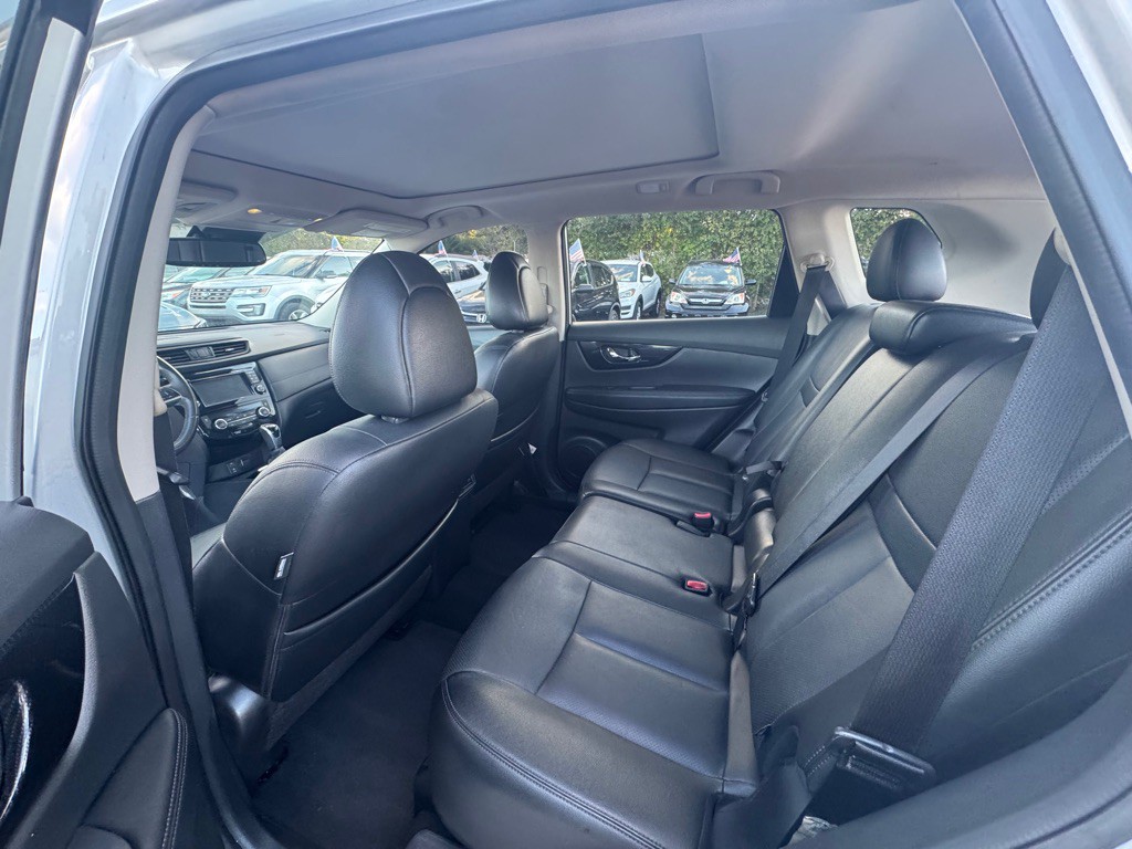 2017 Nissan Rogue Image 11