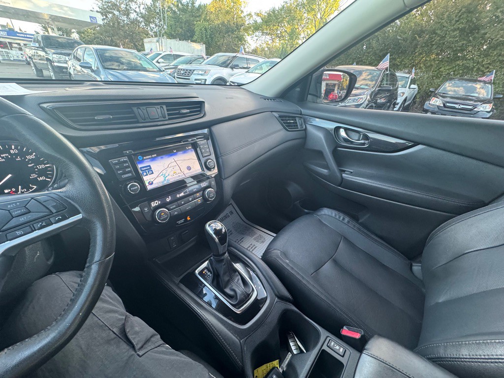2017 Nissan Rogue Image 15