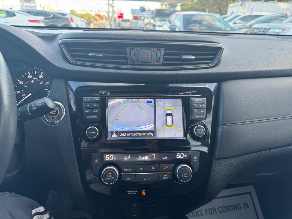 2017 Nissan Rogue Image 16