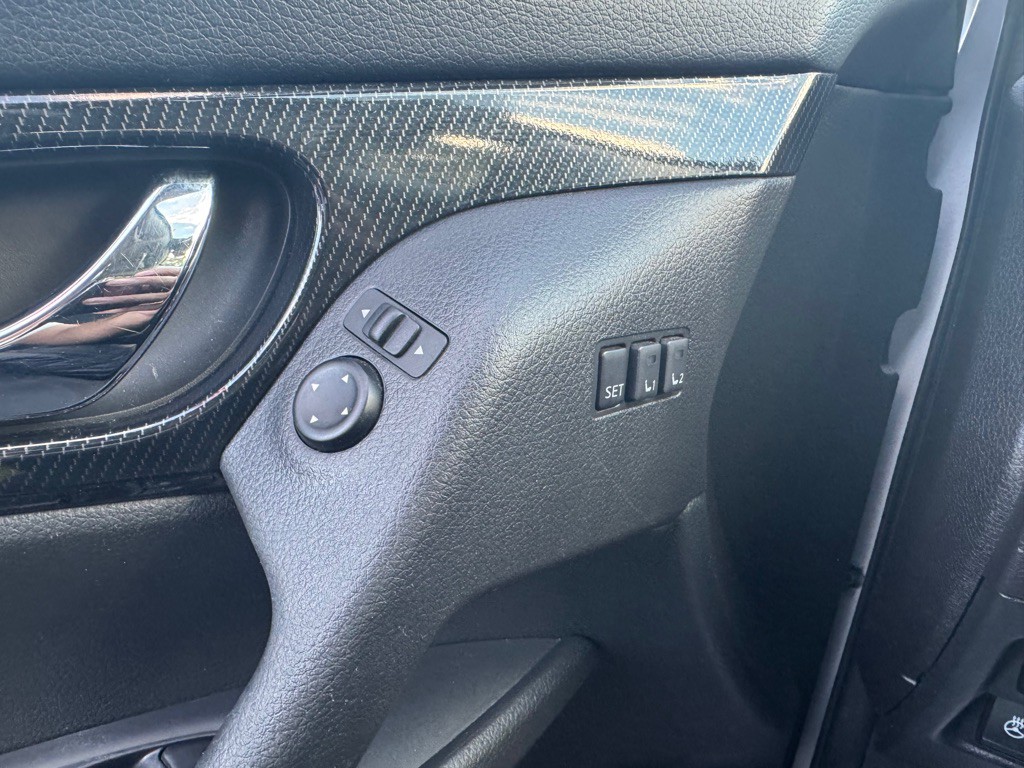 2017 Nissan Rogue Image 18