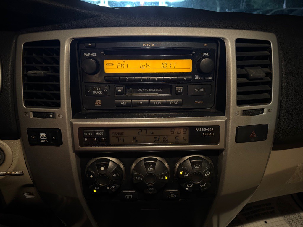 2005 Toyota 4Runner Image 16