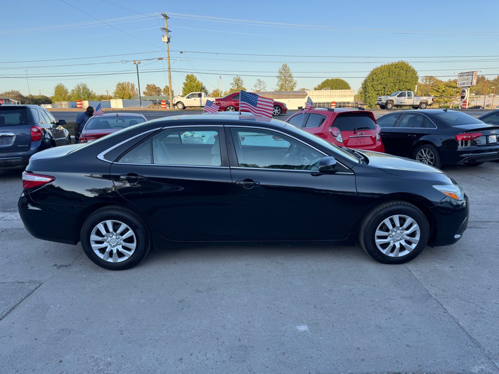 2015 Toyota Camry Image 4