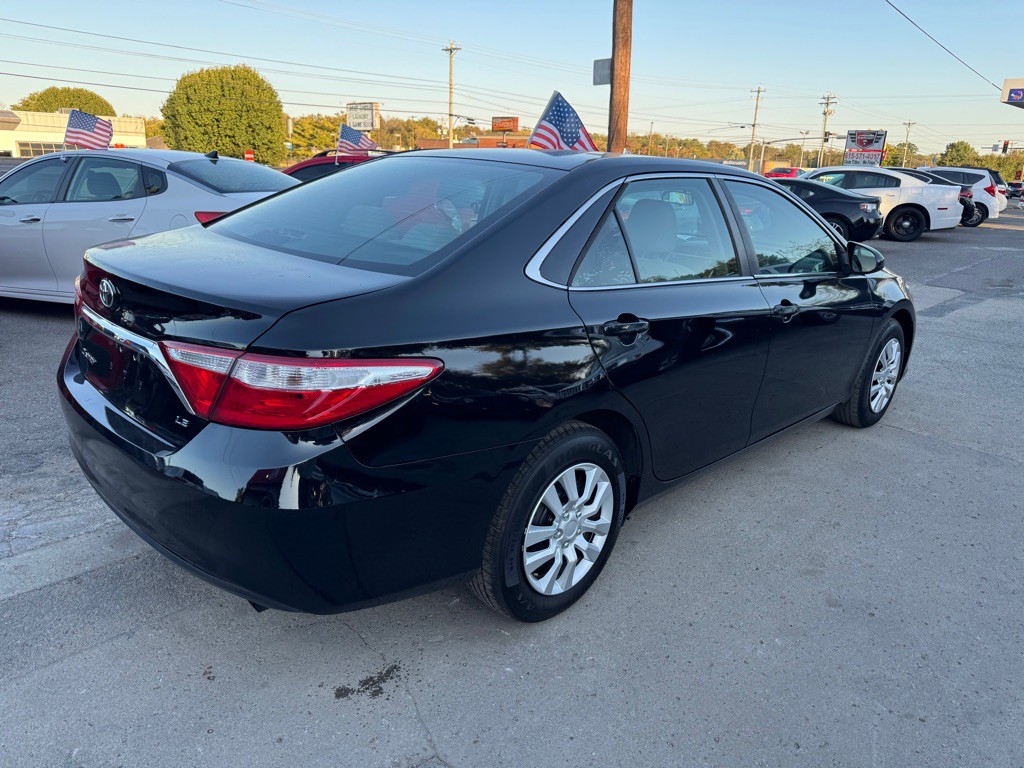 2015 Toyota Camry Image 5
