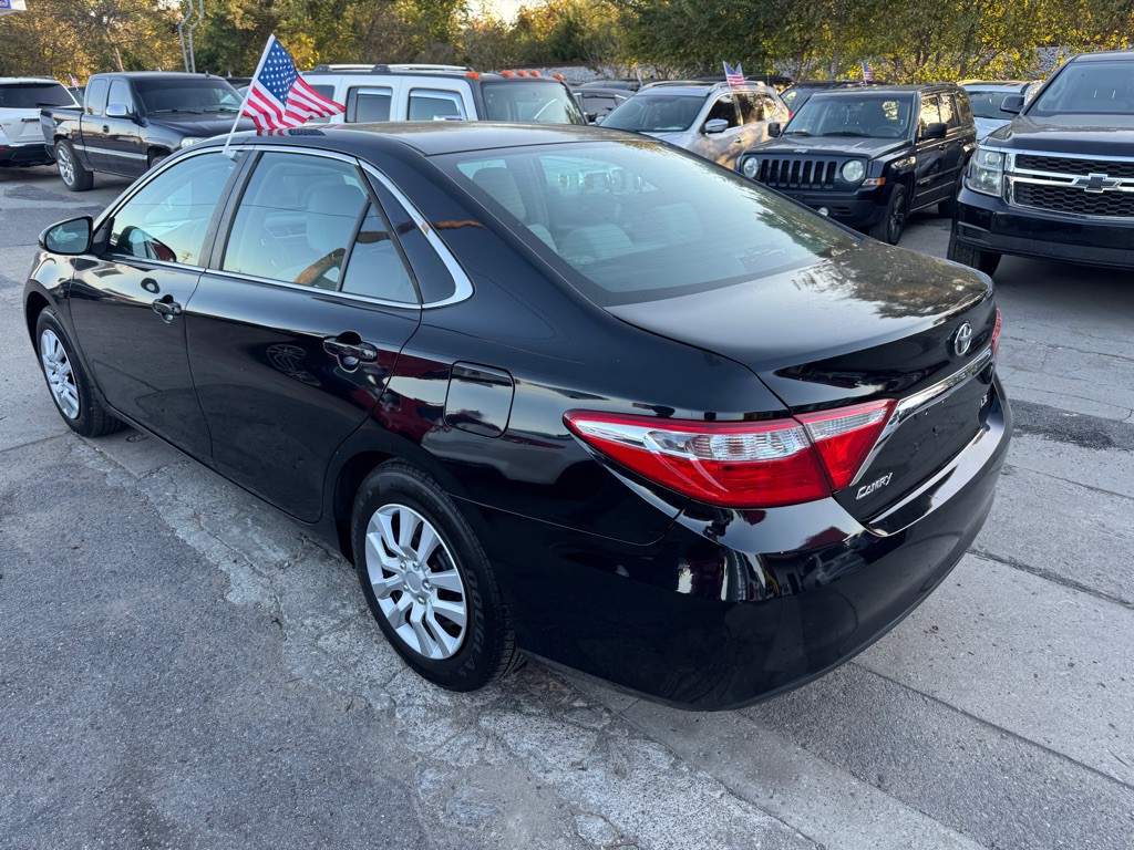 2015 Toyota Camry Image 7