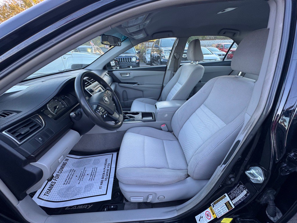 2015 Toyota Camry Image 8