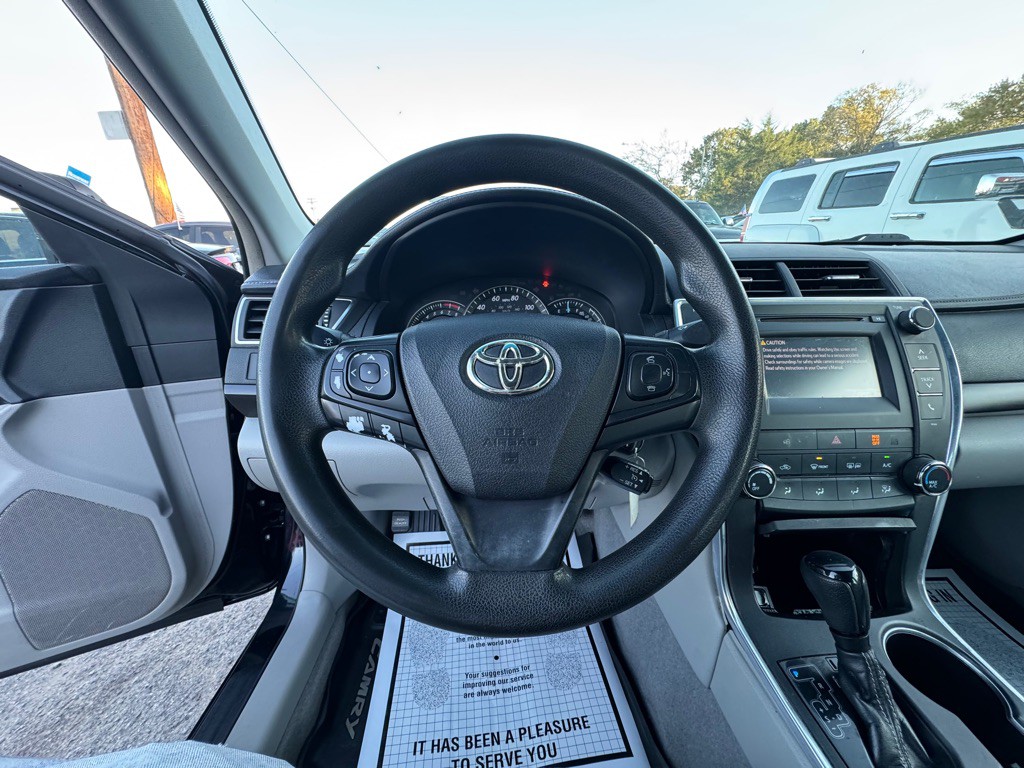 2015 Toyota Camry Image 12