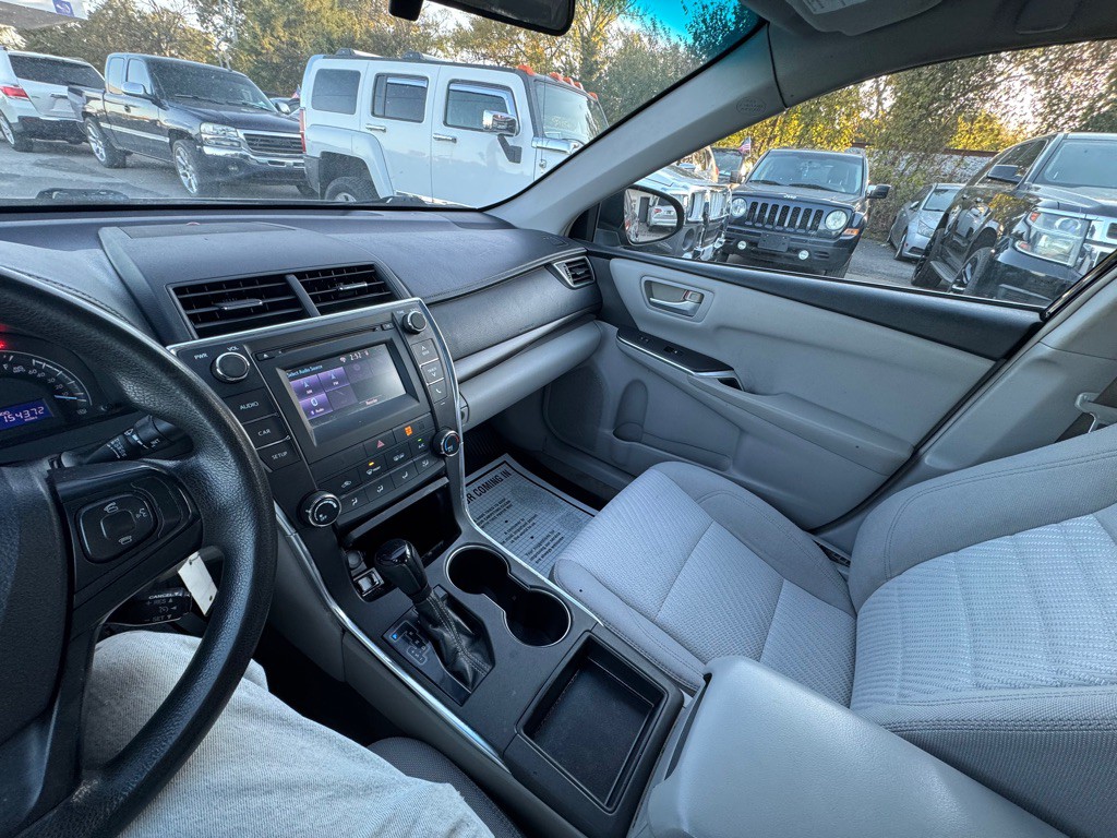 2015 Toyota Camry Image 14