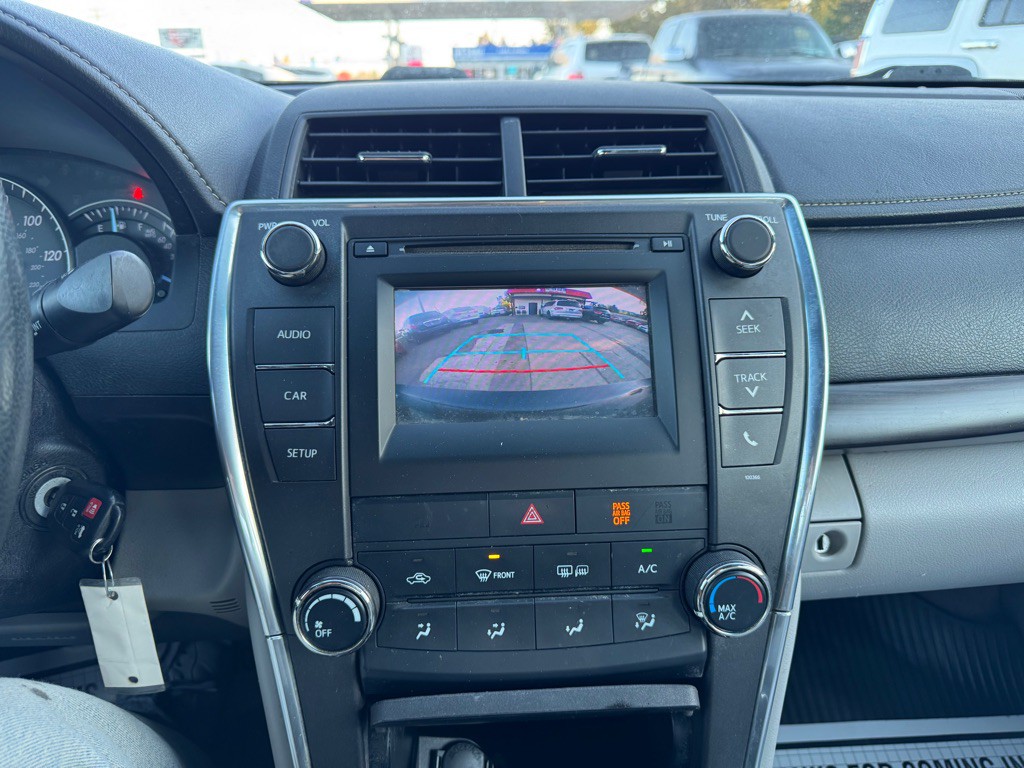 2015 Toyota Camry Image 15