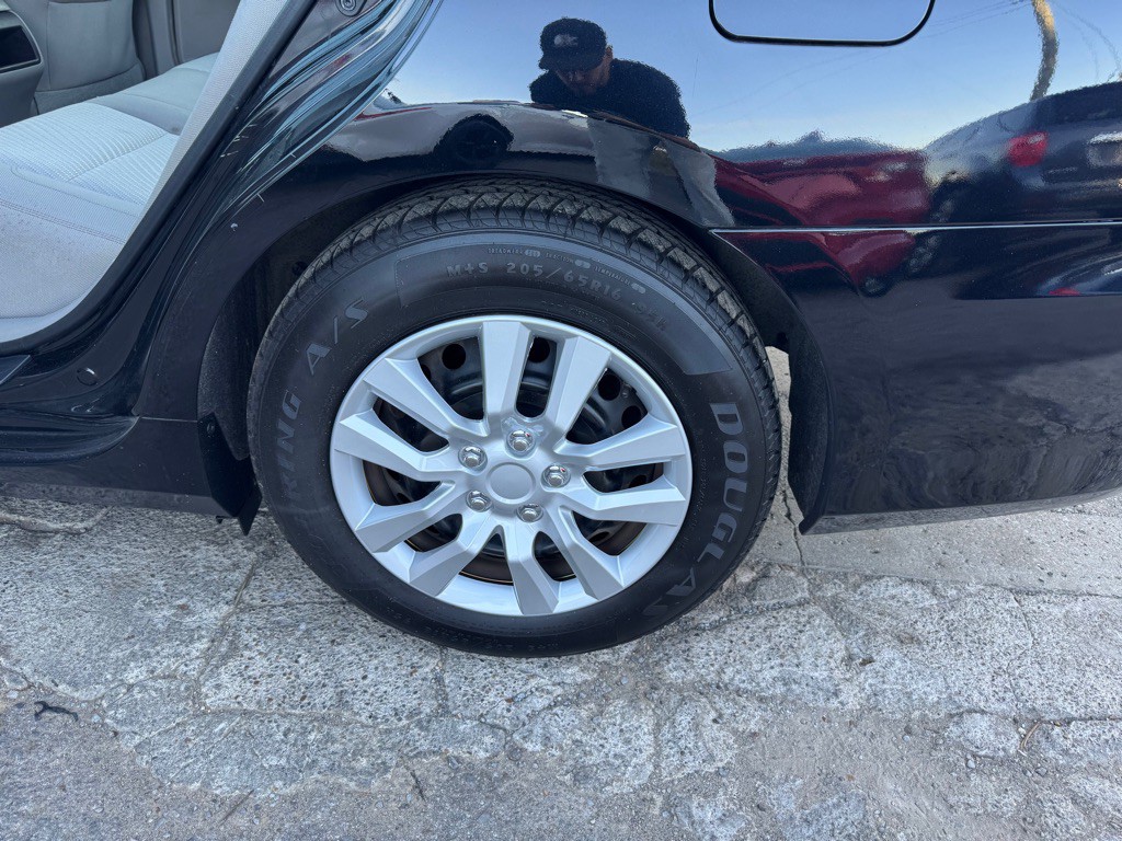 2015 Toyota Camry Image 17