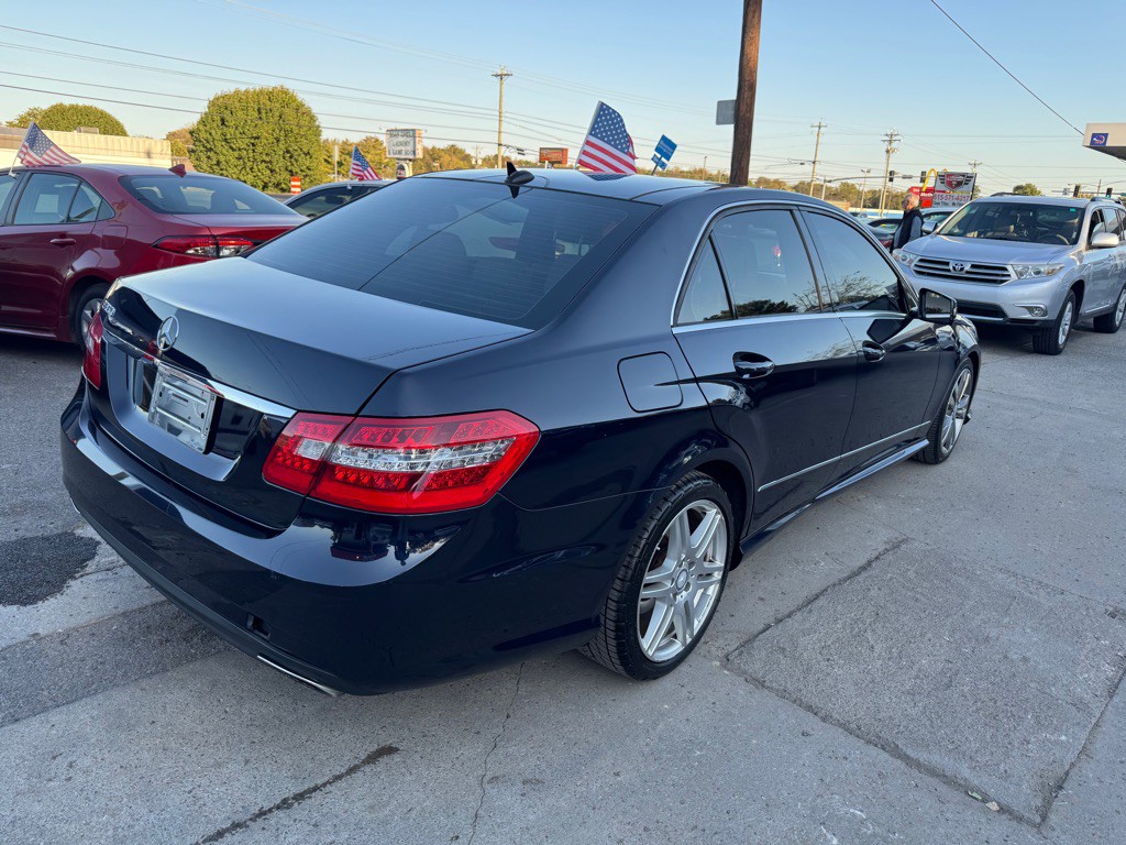 2010 Mercedes-Benz E-Class Image 5