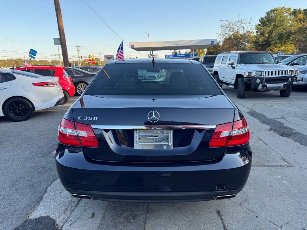 2010 Mercedes-Benz E-Class Image 6