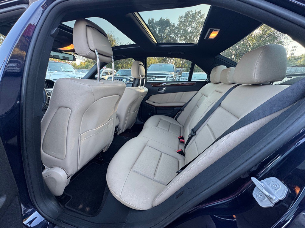 2010 Mercedes-Benz E-Class Image 10