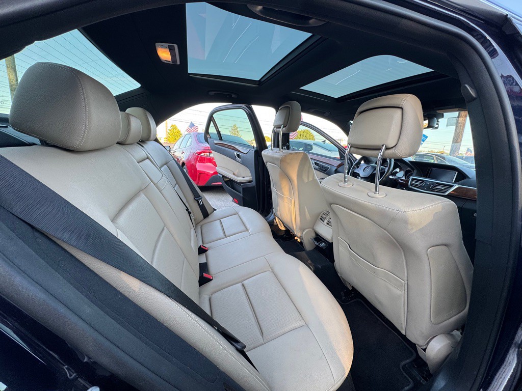 2010 Mercedes-Benz E-Class Image 11