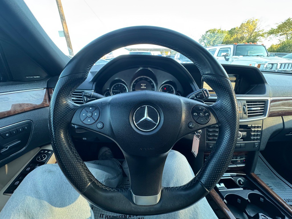 2010 Mercedes-Benz E-Class Image 12