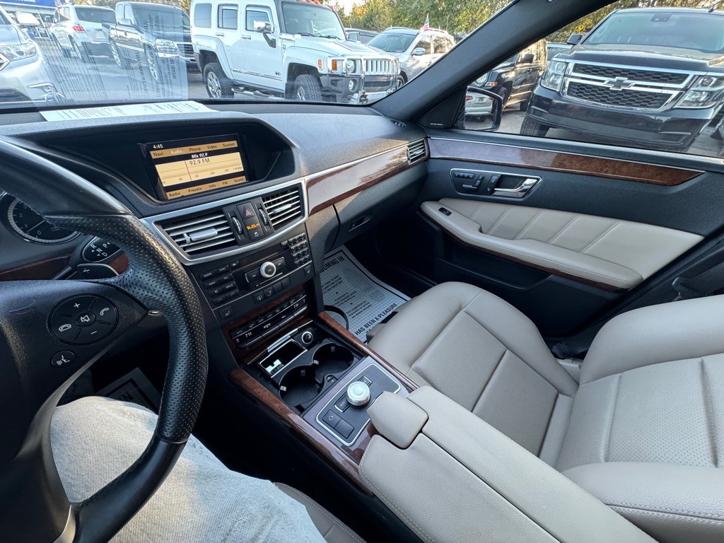 2010 Mercedes-Benz E-Class Image 14
