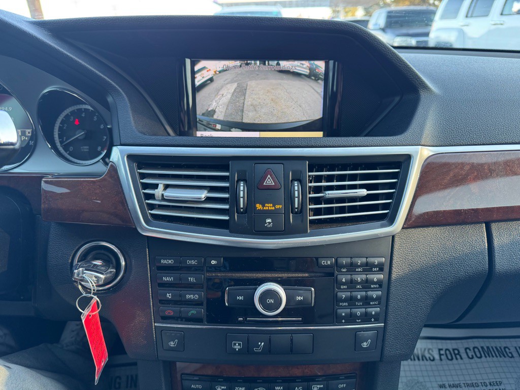 2010 Mercedes-Benz E-Class Image 15