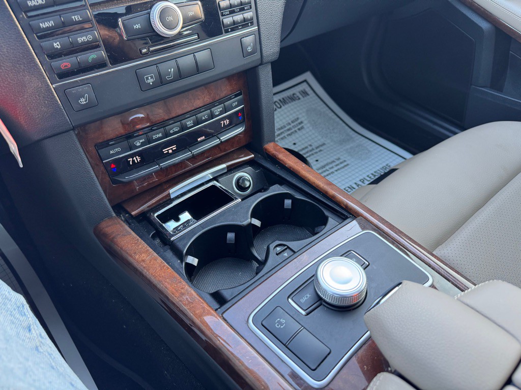 2010 Mercedes-Benz E-Class Image 16