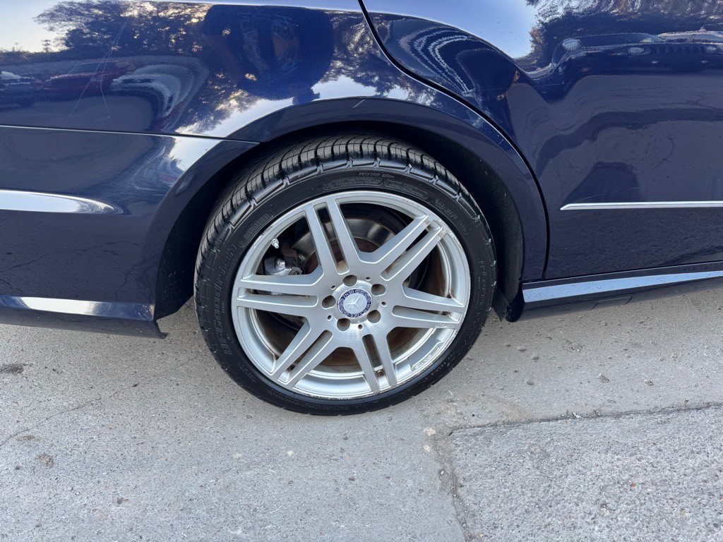 2010 Mercedes-Benz E-Class Image 18