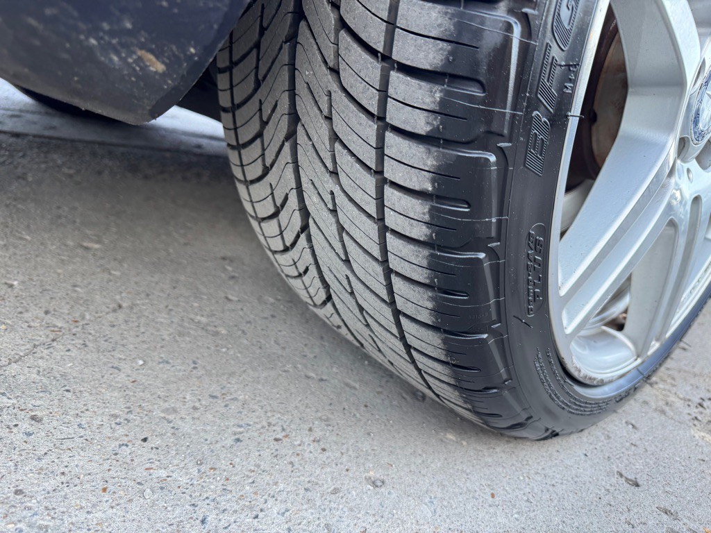 2010 Mercedes-Benz E-Class Image 19