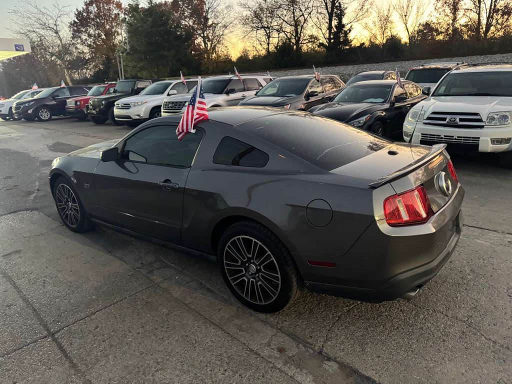 2010 Ford Mustang Image 8