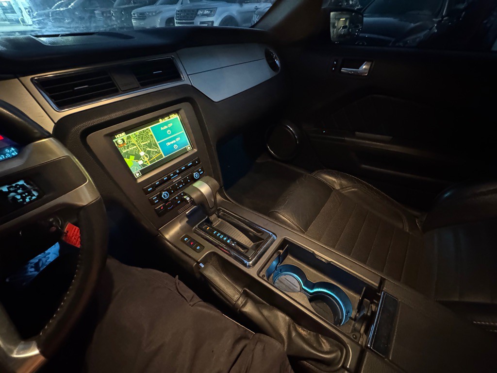 2010 Ford Mustang Image 15