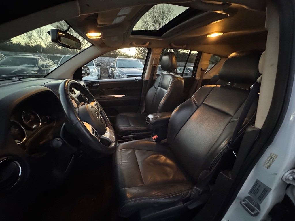 2017 Jeep Compass Image 8