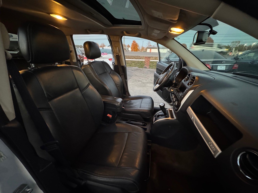 2017 Jeep Compass Image 9