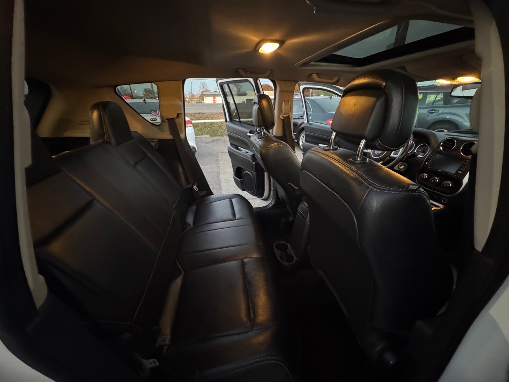 2017 Jeep Compass Image 11