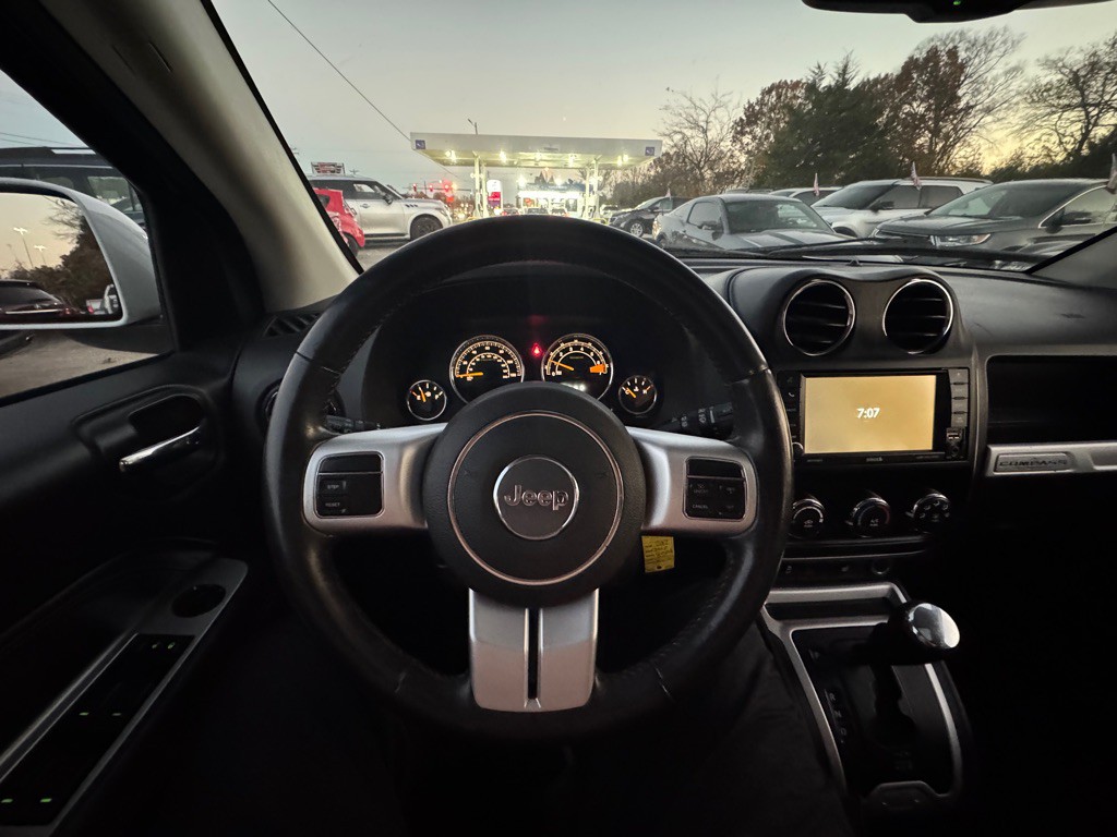 2017 Jeep Compass Image 12