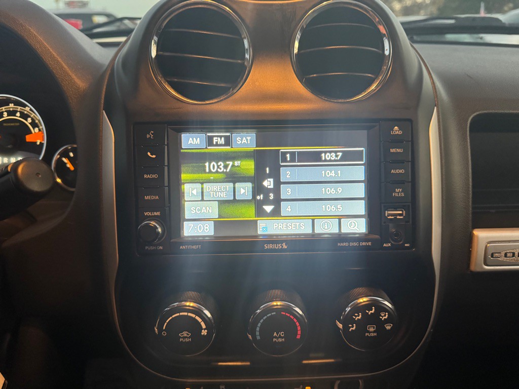 2017 Jeep Compass Image 15