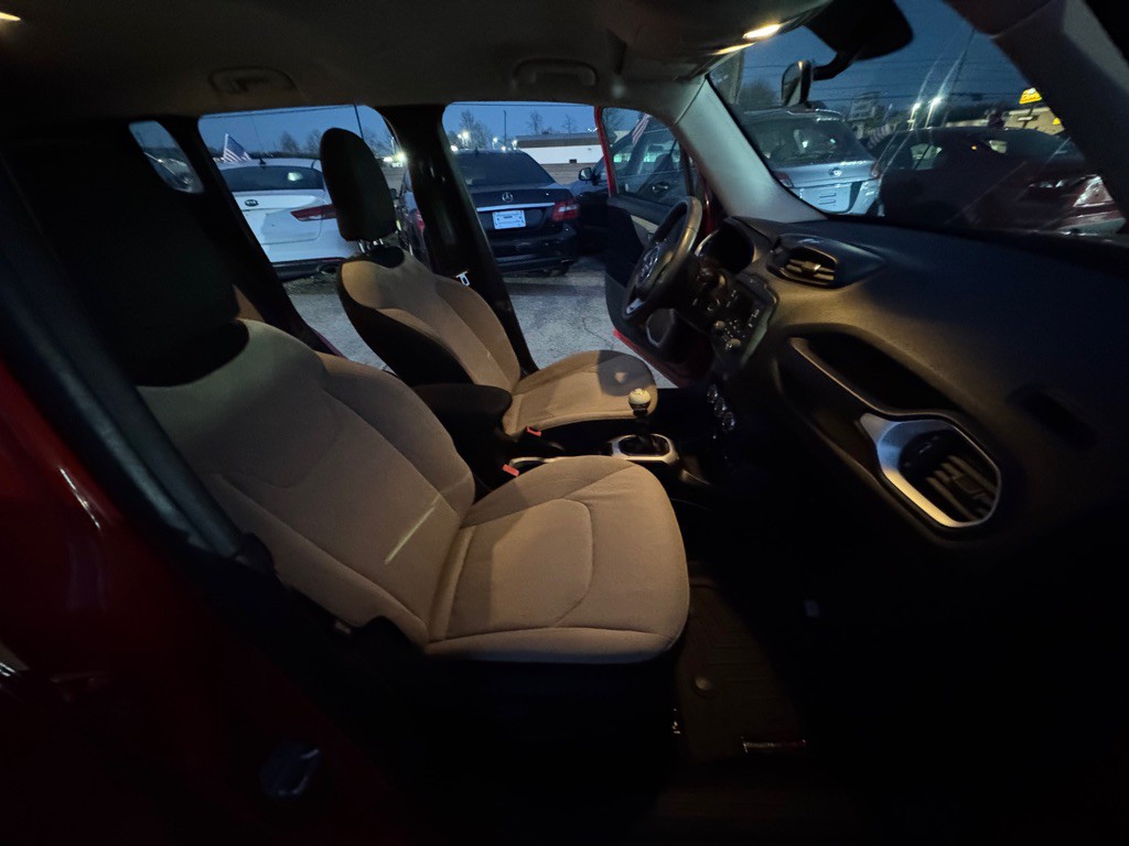 2015 Jeep Renegade Image 9