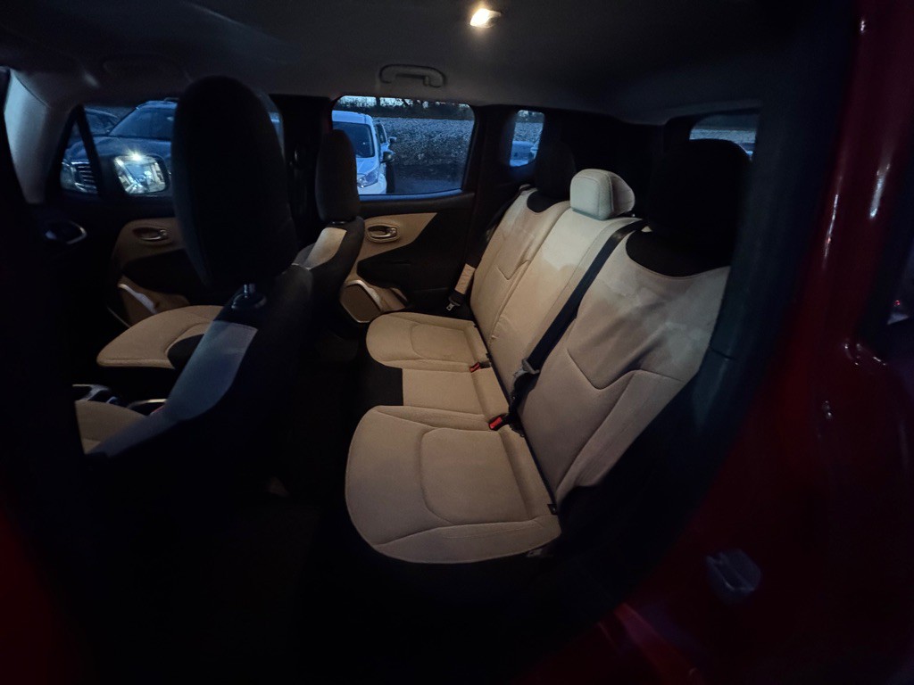 2015 Jeep Renegade Image 10