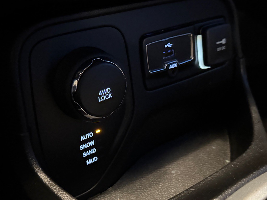 2015 Jeep Renegade Image 16