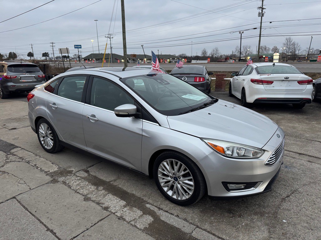 2017 Ford Focus Image 3