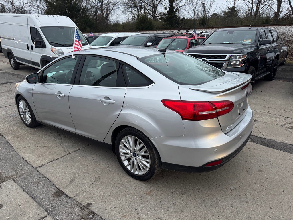 2017 Ford Focus Image 7