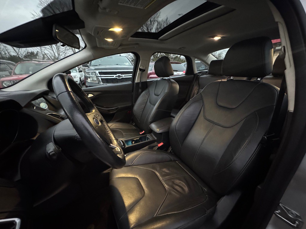 2017 Ford Focus Image 8