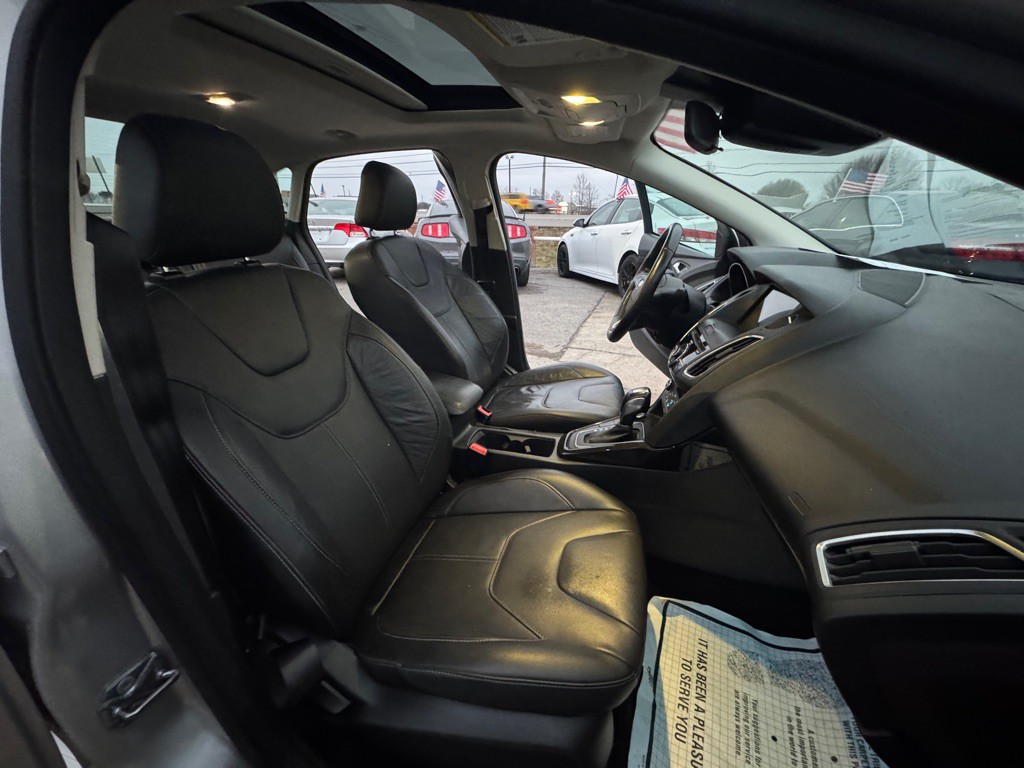 2017 Ford Focus Image 9