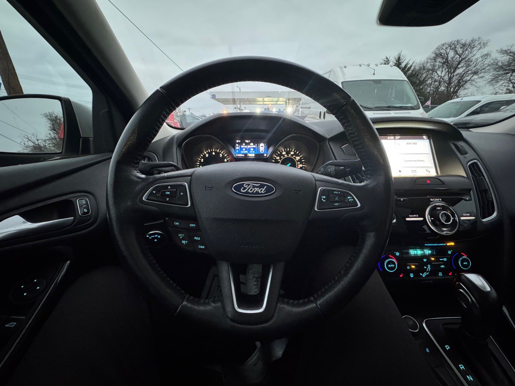 2017 Ford Focus Image 12