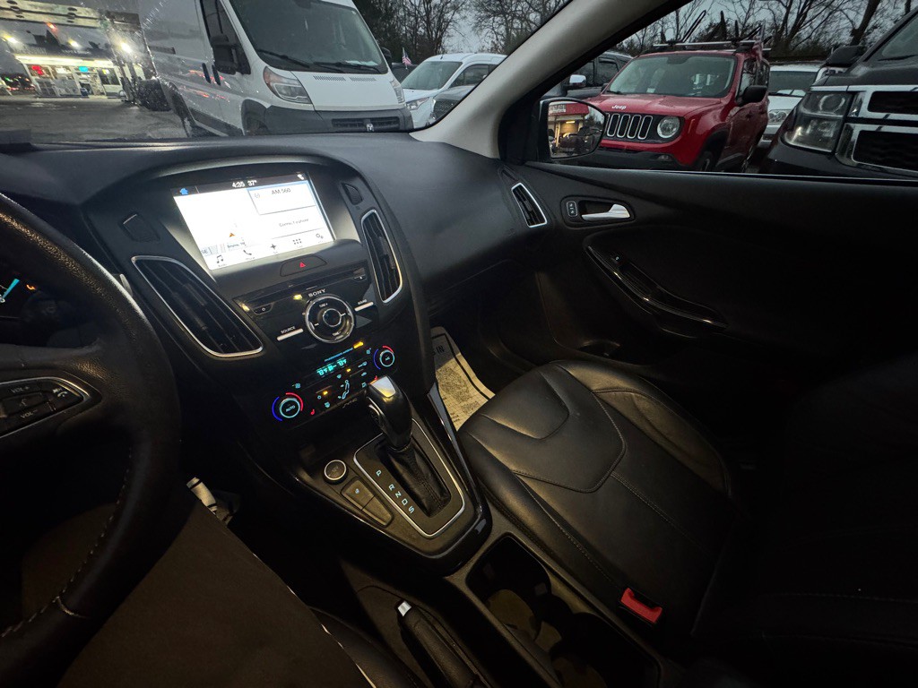 2017 Ford Focus Image 14