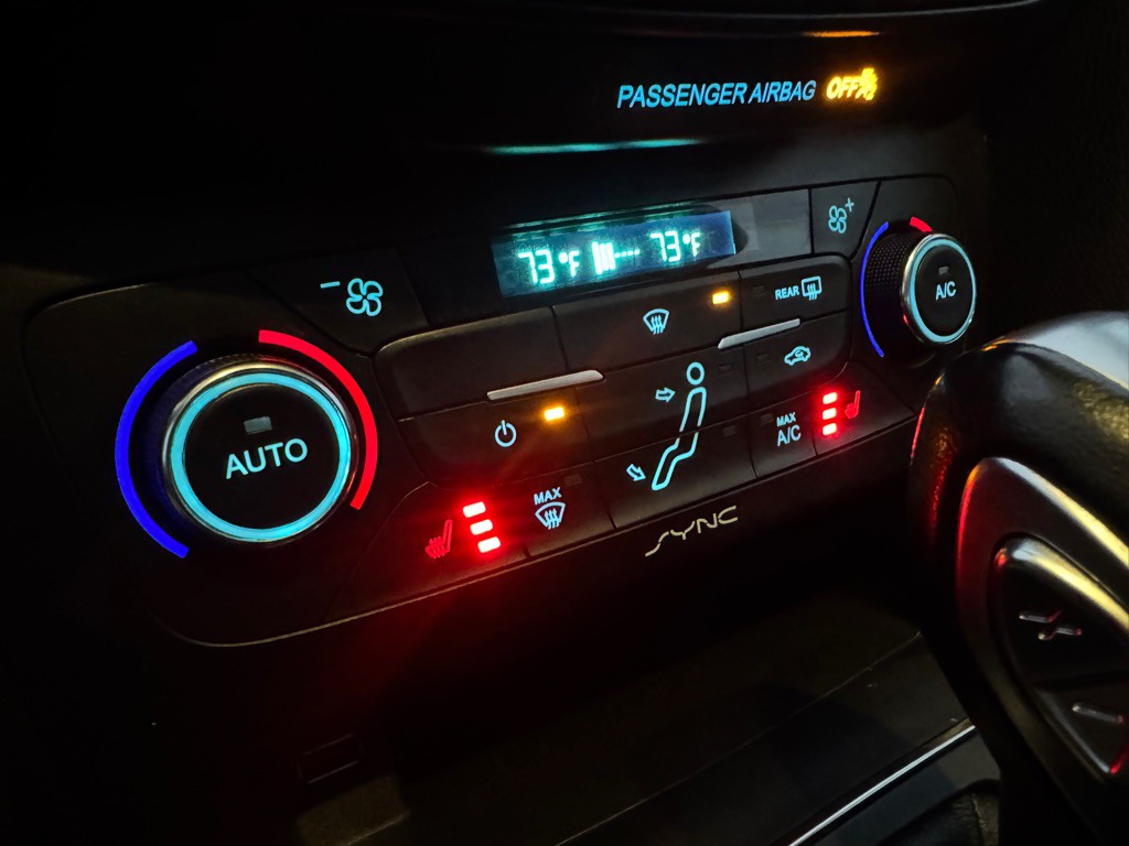 2017 Ford Focus Image 17