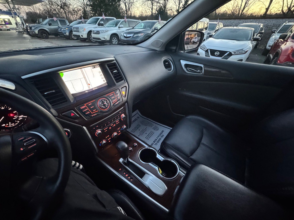 2019 Nissan Pathfinder Image 16