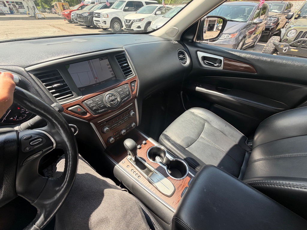 2019 Nissan Pathfinder Image 16