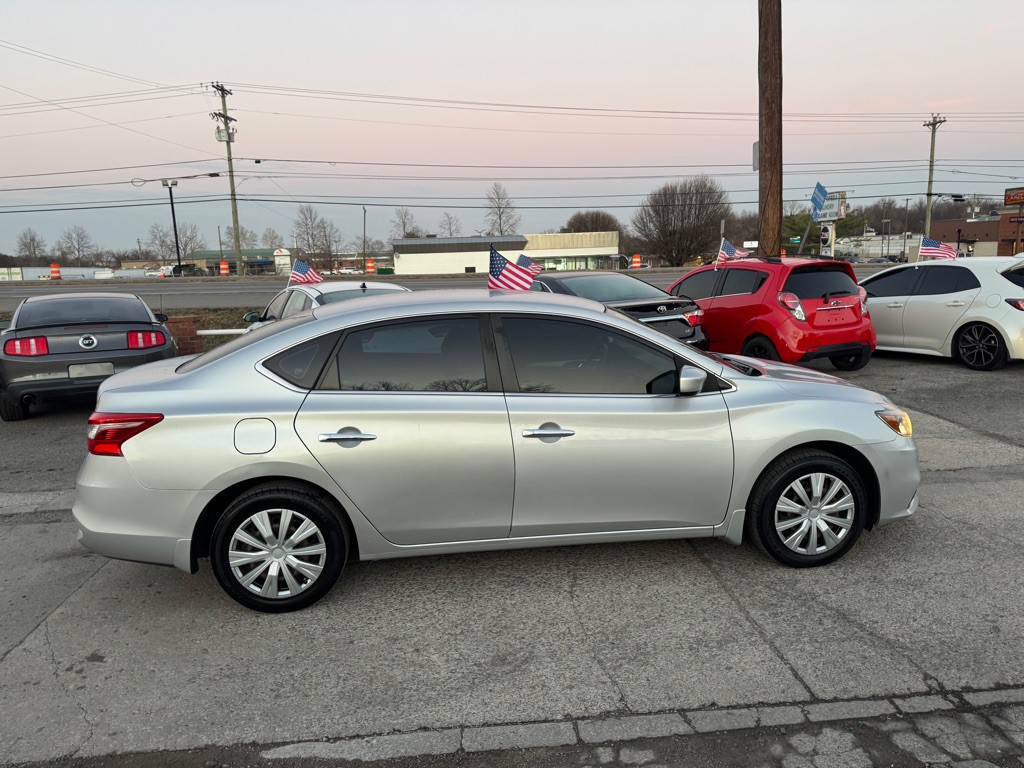 2019 Nissan Sentra Image 4