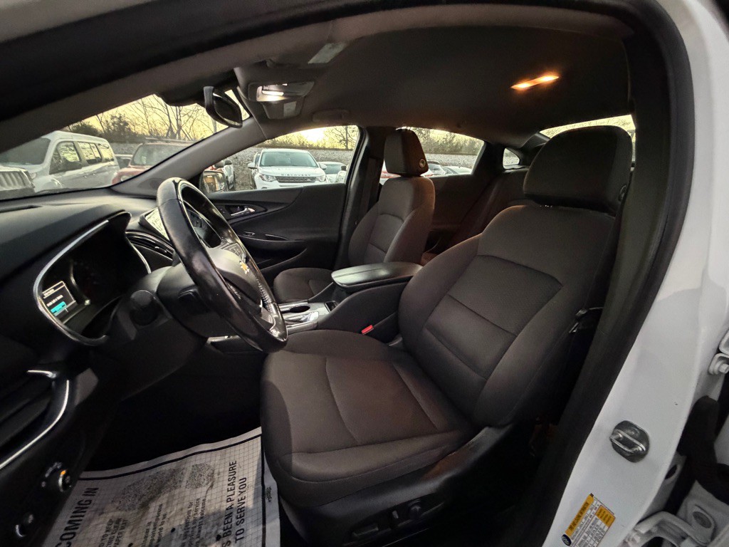 2018 Chevrolet Malibu Image 8